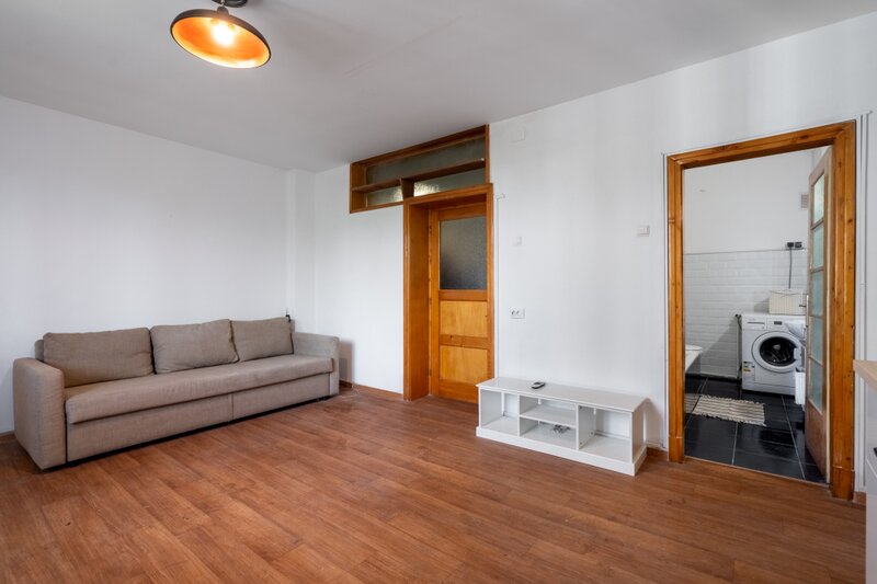 Piata Victoriei vanzare garsoniera