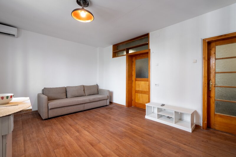 Piata Victoriei vanzare garsoniera