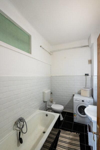 Piata Victoriei vanzare garsoniera