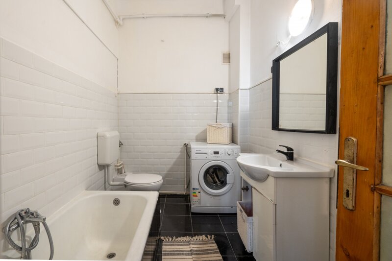 Piata Victoriei vanzare garsoniera